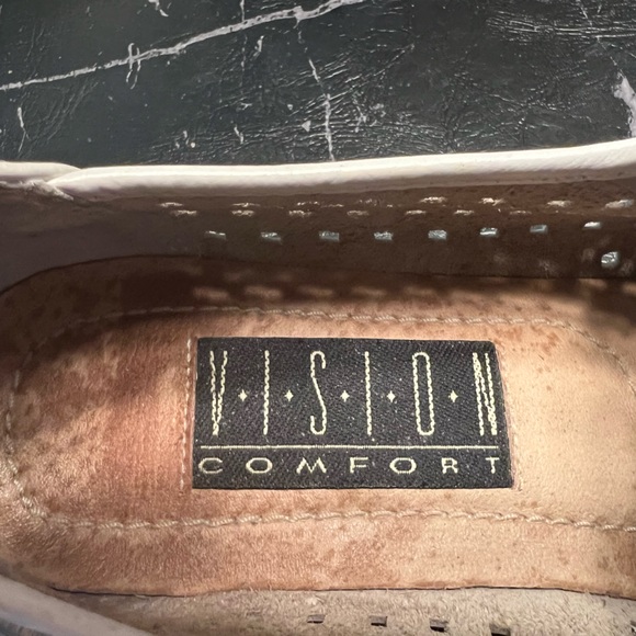 Off white Leather flats. EUC - Picture 2 of 6